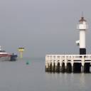Le "Largo" rentre au port d'Ostende (Belgique) par une matinée brumeuse d'octobre